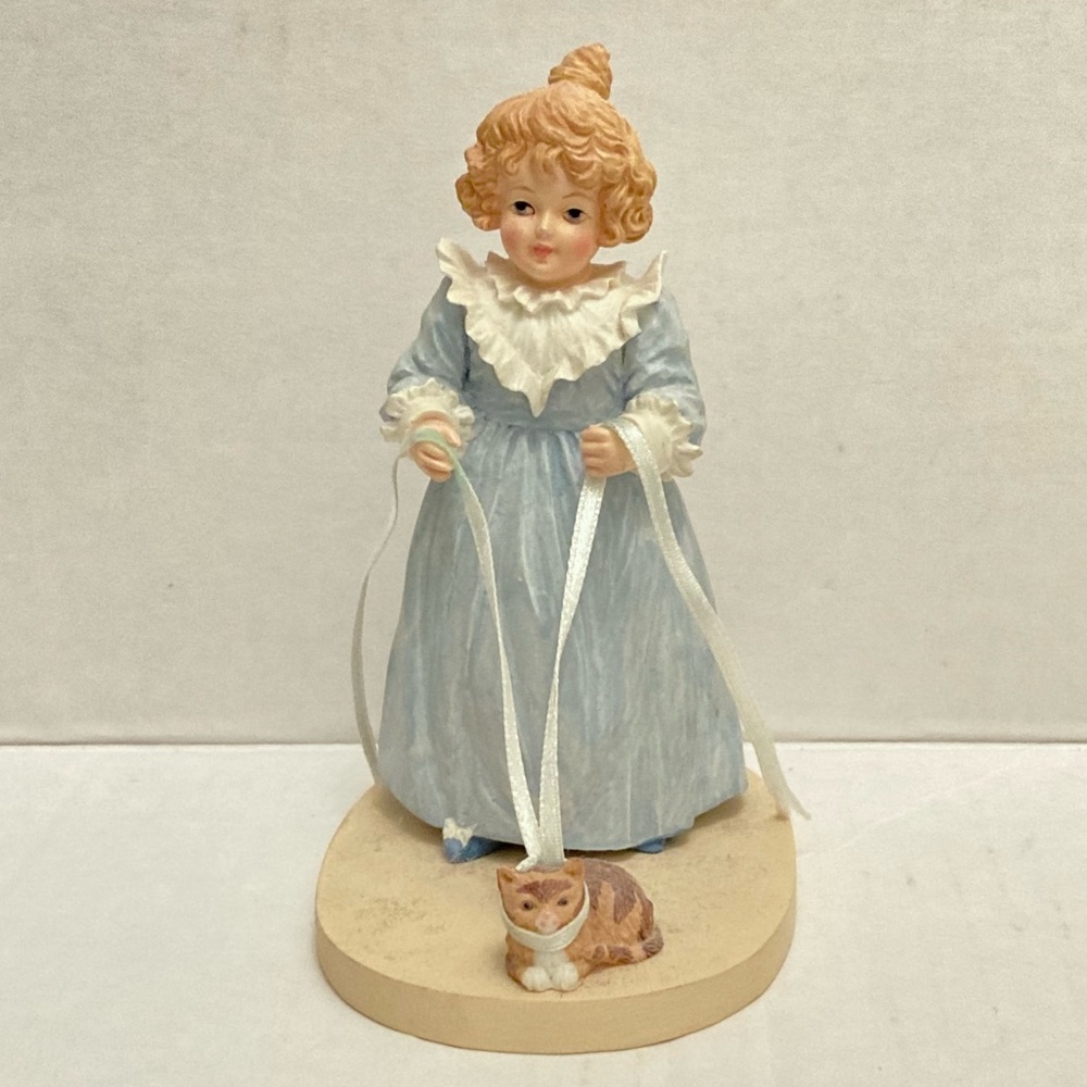 The Magic Kitten vintage figurine by Maud Humphrey Bogart